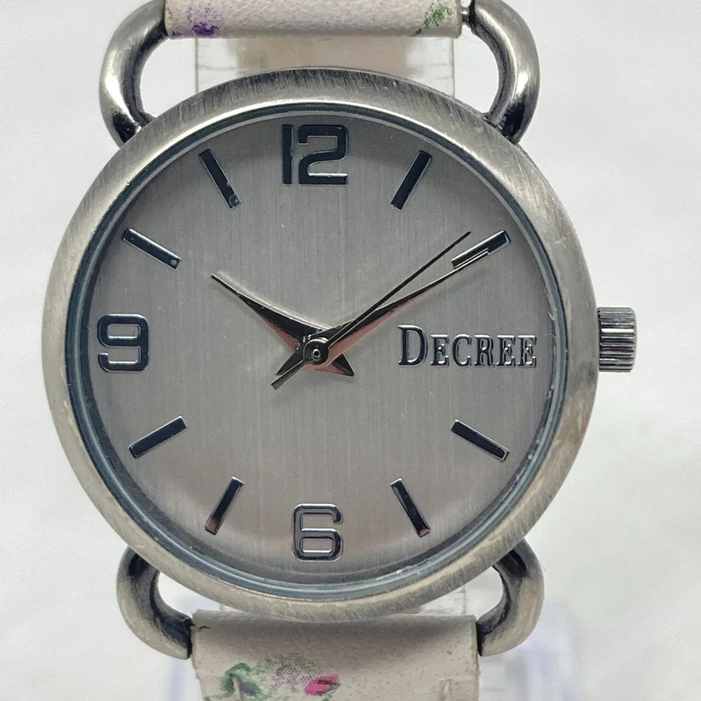 Decree Womens Watch 30mm Silver Tone Gunmetal Floral Spring New Battery 8.5